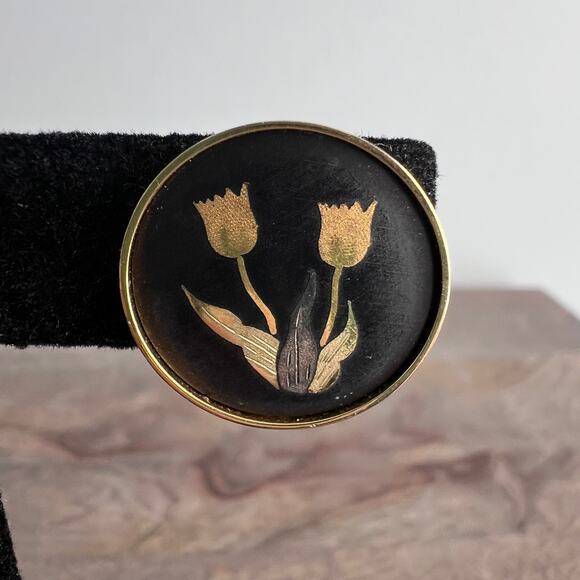 Vintage Amita Signed Black and Gold Damascene Tulip Screw back earrings - Picture 9 of 9